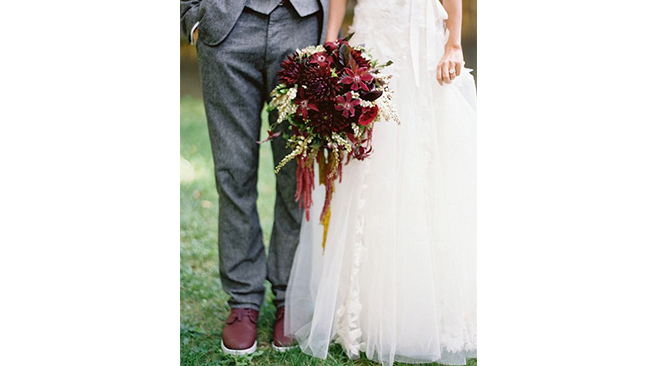 bouquet-mariee-et-chaussures-marie-assortis