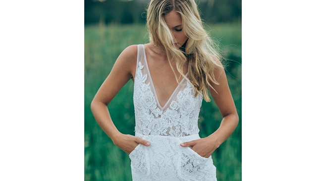 robe-de-mariee-2019-poches-dentelle