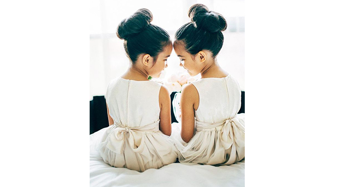 chignon-haut-petite-fille-d-honneur-mariage