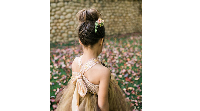 chignon-tresse-petite-fille-mariage