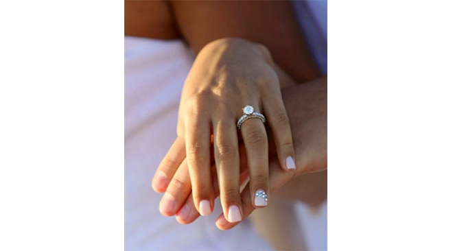 nail-art-diamants-mariee