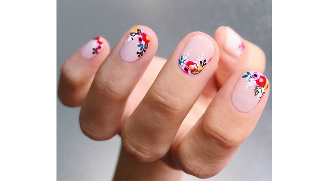 nail-art-fleur-mariage